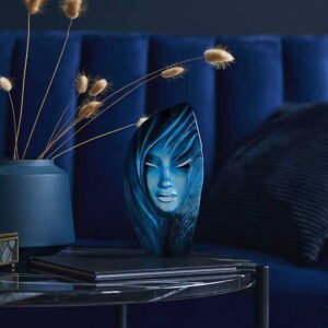 Maleras Noviata blue sculpture